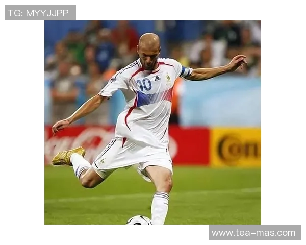 足球球星绝技大揭秘:盘点足坛传奇人物的独门技巧与致命一击 足球球星绝技大揭秘:盘点足坛传奇人物的独门技巧与致命一击